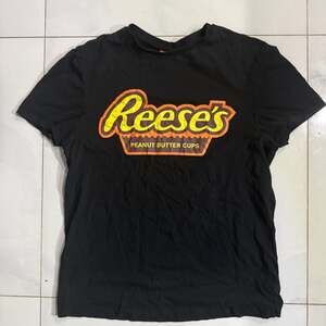 Reese's Peanut Butter Cups T-Shirt, Size L, Black, Graphic Design
